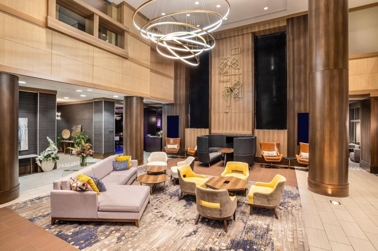 ホテル Crowne Plaza Shenandoah - The Woodlands Area By Ihg エクステリア 写真