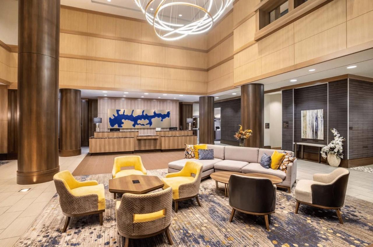 ホテル Crowne Plaza Shenandoah - The Woodlands Area By Ihg エクステリア 写真